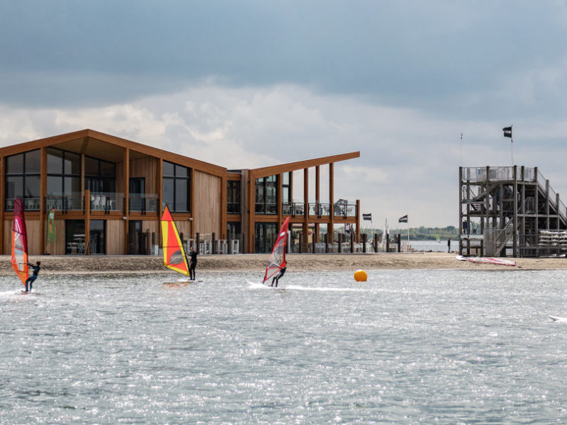 Zeil- en Surfcentrum (Brouwersdam) - centrumgebouw