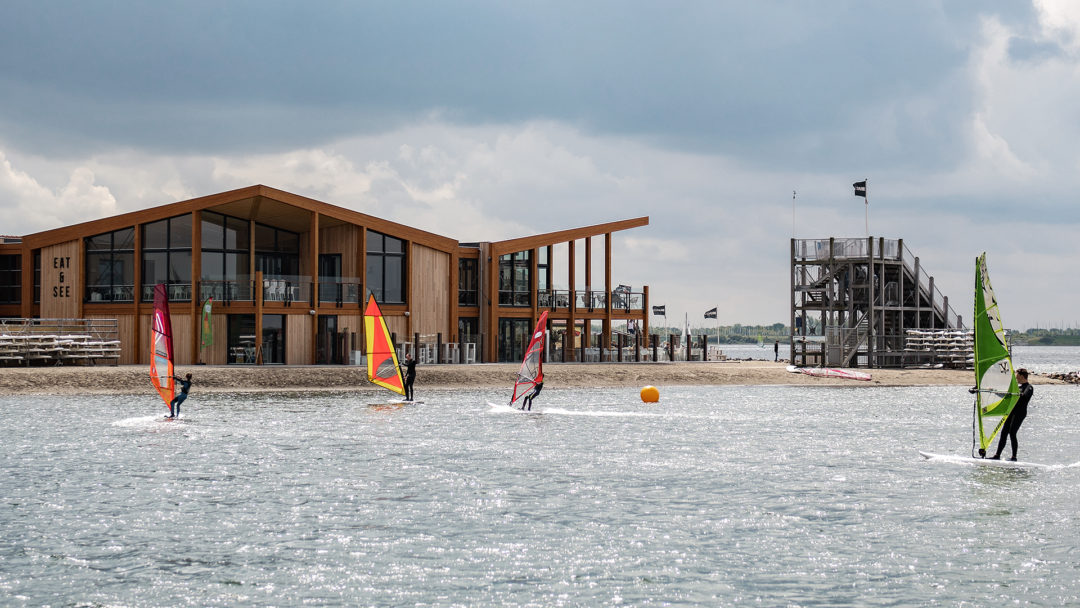 Zeil- en Surfcentrum (Brouwersdam) - centrumgebouw